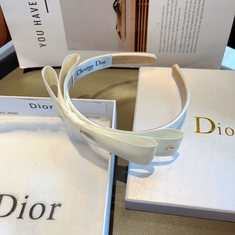 CHRISTIAN DIOR